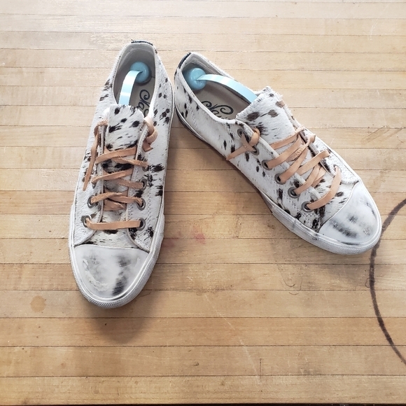 naughty monkey Shoes - Naughty Monkey Cream and Brown Sneakers Size 8